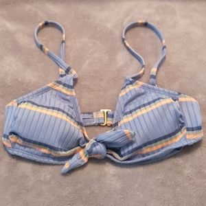 Women's (juniors) bathing suit top size XS